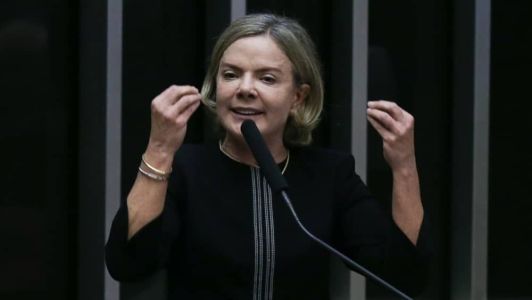 A presidente do PT, Gleisi Hoffmann, afirmou que o partido poderá lançar candidatura própria para a sucessão de Arthur Lira no comando da Câmara
