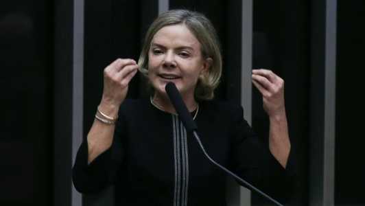 A presidente do PT, Gleisi Hoffmann, afirmou que o partido poderá lançar candidatura própria para a sucessão de Arthur Lira no comando da Câmara