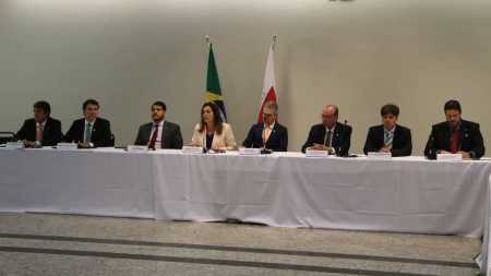 A presidente do TRF-6, Mônica Sifuentes, o governador Romeu Zema (Novo) e outras autoridades que participaram da reunião nesta segunda-feira (15)
