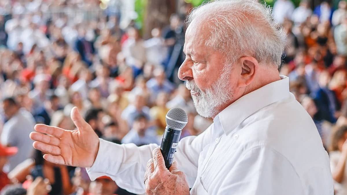 Lula marca cirurgia no quadril e será internado após agenda internacional: 'Deus sabe a dor que estou sentindo'