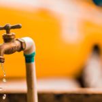 Cidade da Grande BH está sem água há cinco dias em meio a onda de calor