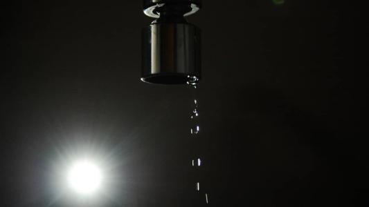 A previsão é que o fornecimento de água seja normalizado, gradativamente, no decorrer da noite do mesmo dia (1º).