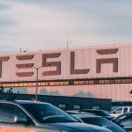 Tesla bate recorde de entregas no 2º trimestre e supera expectativas