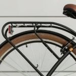 Mulher que perdeu dentes ao cair de bicicleta em buraco deve ser indenizada em R$10 mil em SC