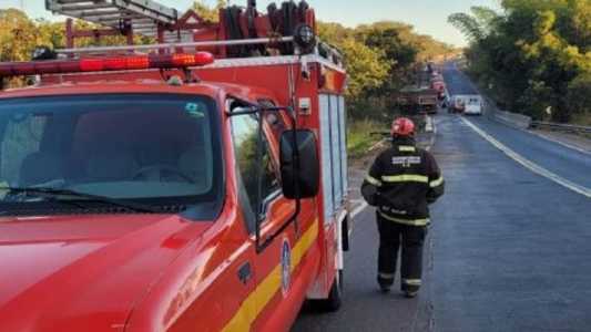 A rodovia segue com congestionamento lento e em sistema siga e pare