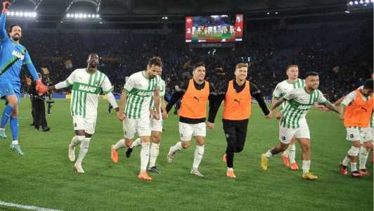 A Roma teve um jogador expulso, o que dificultou a partida