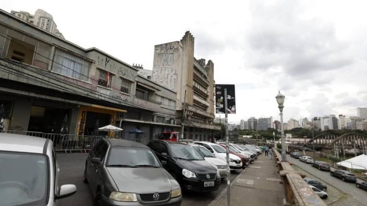 Trânsito na rua Sapucaí é fechado neste domingo para teste de projeto; veja desvios