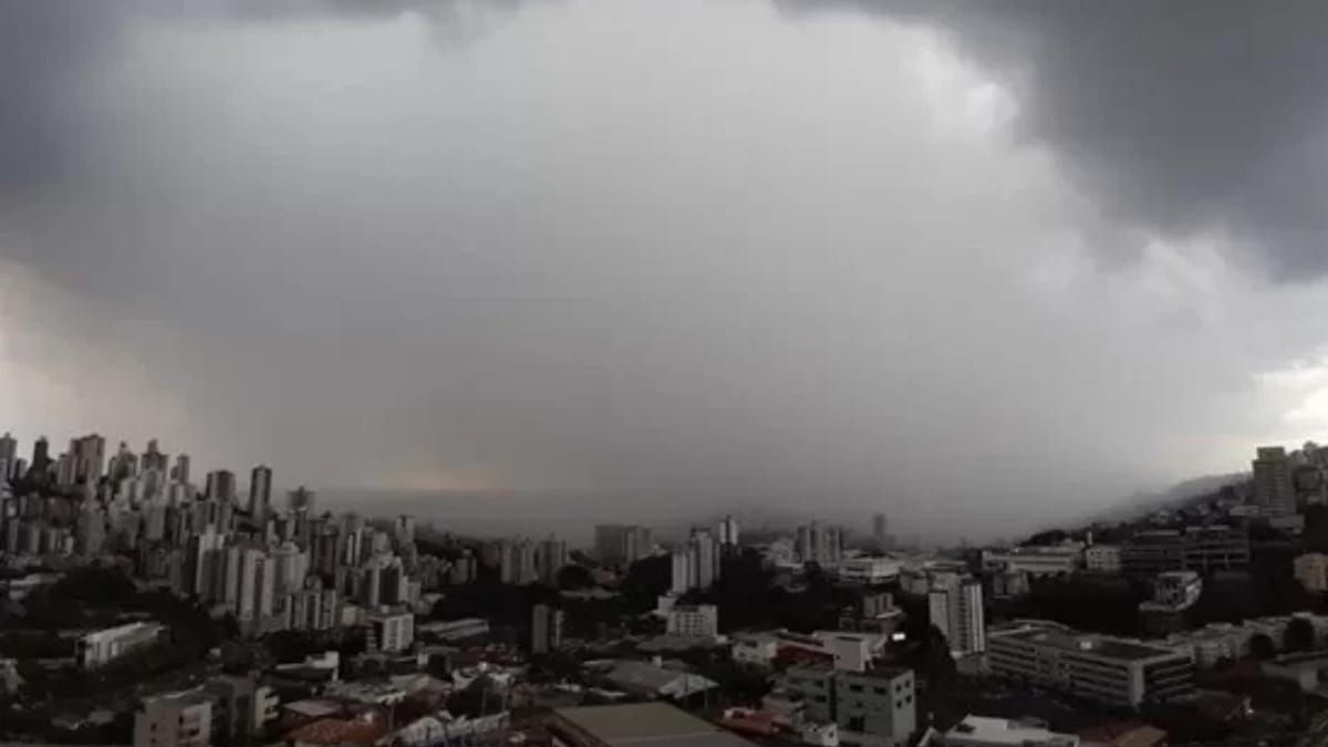 Previsão do tempo: Defesa Civil alerta para forte chuva em Belo Horizonte neste sábado (19)