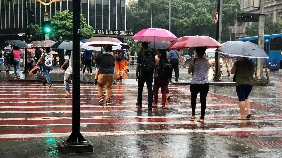 Defesa Civil alerta para pancadas de chuva em BH neste sábado (15)