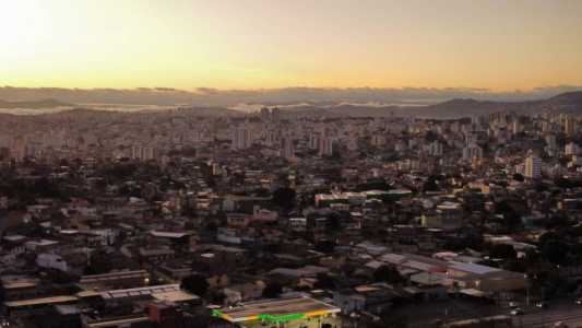 A umidade relativa do ar fica em torno de 30% no período da tarde