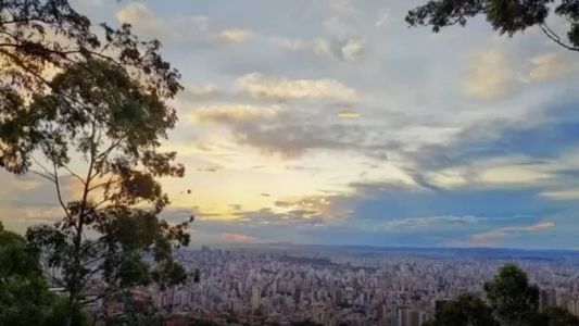 A umidade relativa mínima do ar fica em torno de 40% à tarde