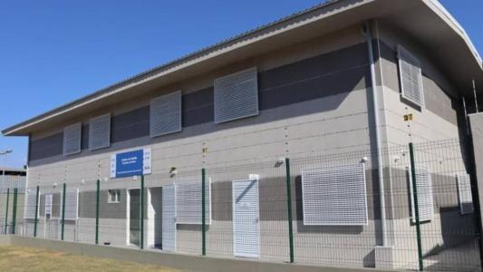 A unidade fica localizada na Rua Oscar Lobo Pereira, 270