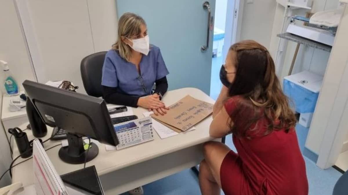 Prefeitura de BH abre centros de saúde no fim de semana e mantém vacinação