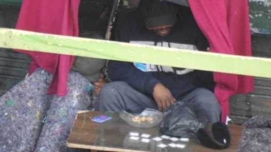 A venda de drogas foi monitorada pela polícia por alguns dias antes da operação