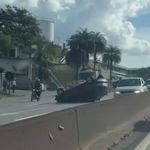 Carro capota e interdita parcialmente o trânsito na Rodovia Fernão Dias, em Betim