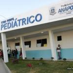 Bebê de 3 meses morre após irmão dormir sobre sua barriga em Goiás