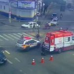 Motociclista fica ferida em batida na Silva Lobo em BH; avenida está interditada