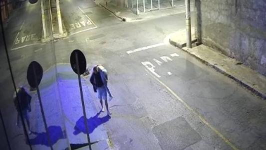 A vítima foi encontrada seminua por populares, que acionaram o Samu