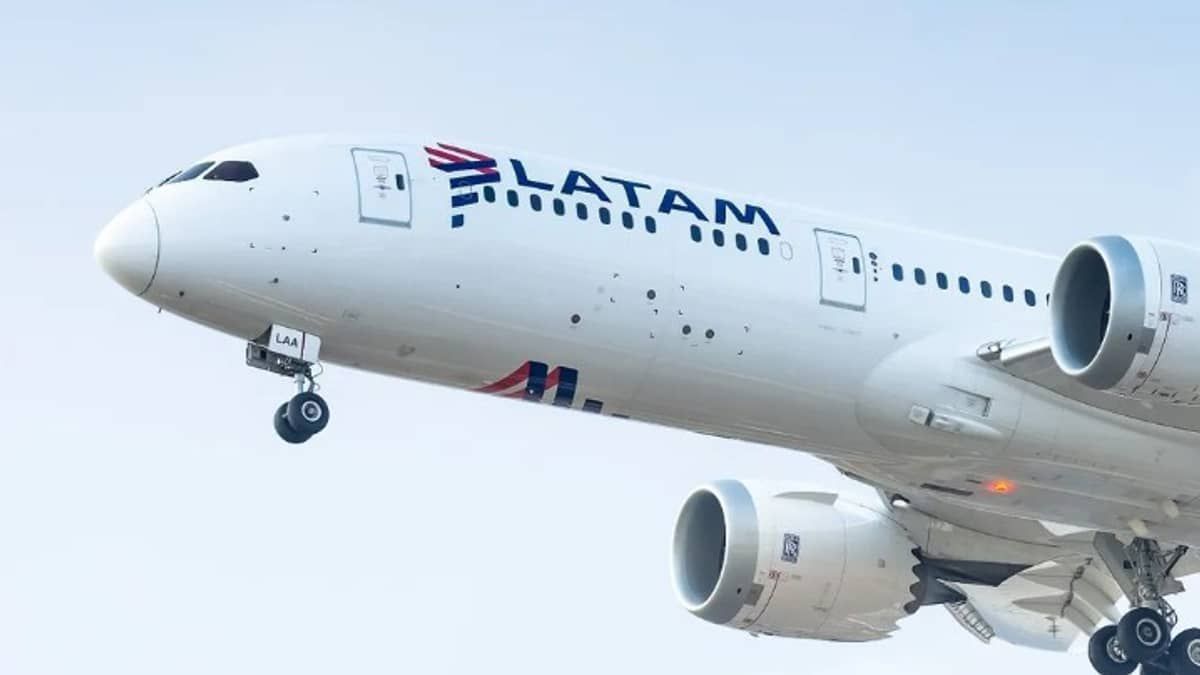 Piloto de avião sofre mal-estar durante viagem e morre após pouso de emergência no Panamá