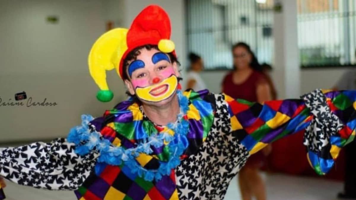 Homem morre após ser atropelado por caminhão enquanto dormia em lote vago em Nova Serrana
