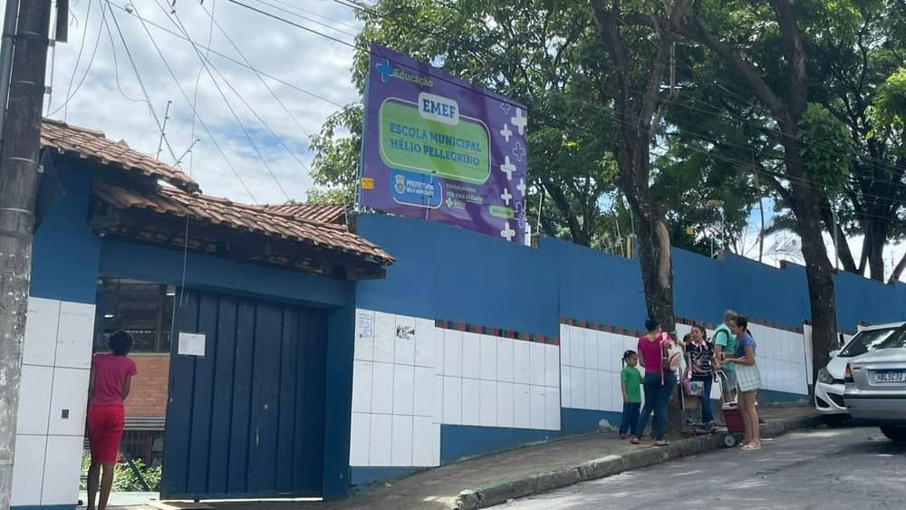 Jovem esfaqueado na porta de escola em BH não era alvo do ataque, diz polícia