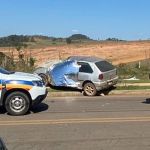 Motorista sem cinto de segurança morre em capotamento de carro no interior de Minas