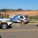 Motorista sem cinto de segurança morre em capotamento de carro no interior de Minas