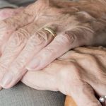 Homem é  preso por ameçar, perseguir e torturar mãe de 70 anos em Sabará