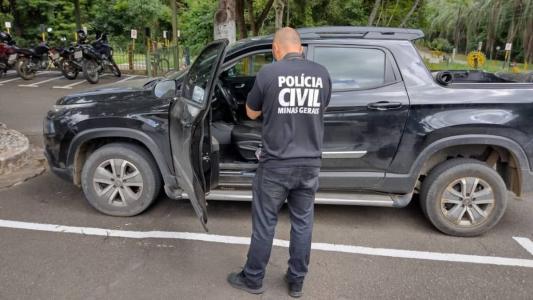 A vítima se encontrava em uma fiat toro, dirigido pela esposa, no momento do crime