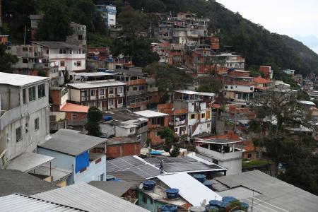 Câmara aprova proposta que busca trocar tarifa social por energia solar para baixa renda | CNN Brasil