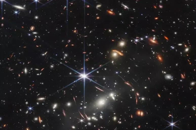Astrônomos descobrem a primeira estrela verde da história e revelam o mistério