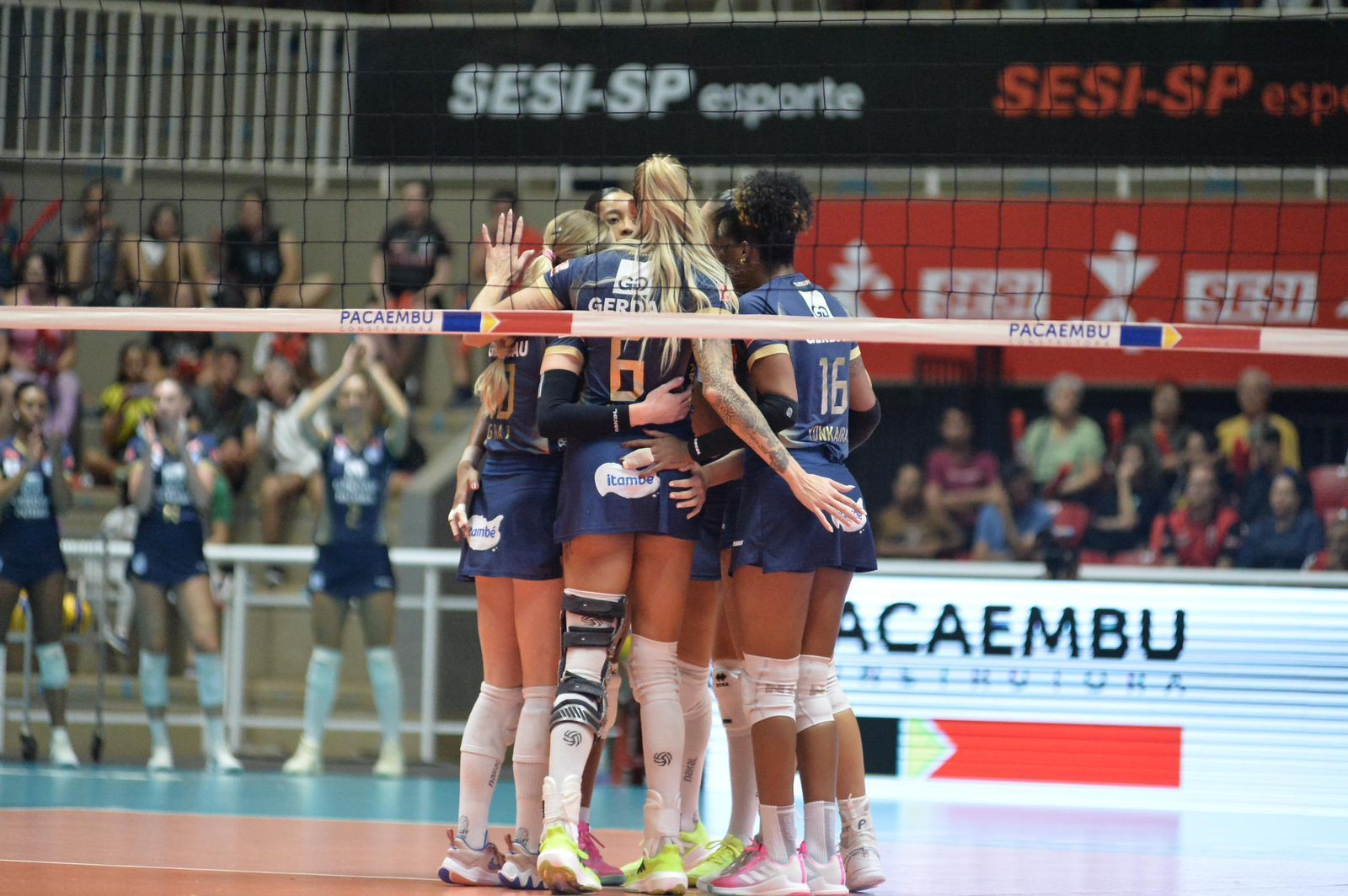 Gerdau Minas supera Sesi Bauru e estreia com vitória no Sul-Americano de Vôlei Feminino