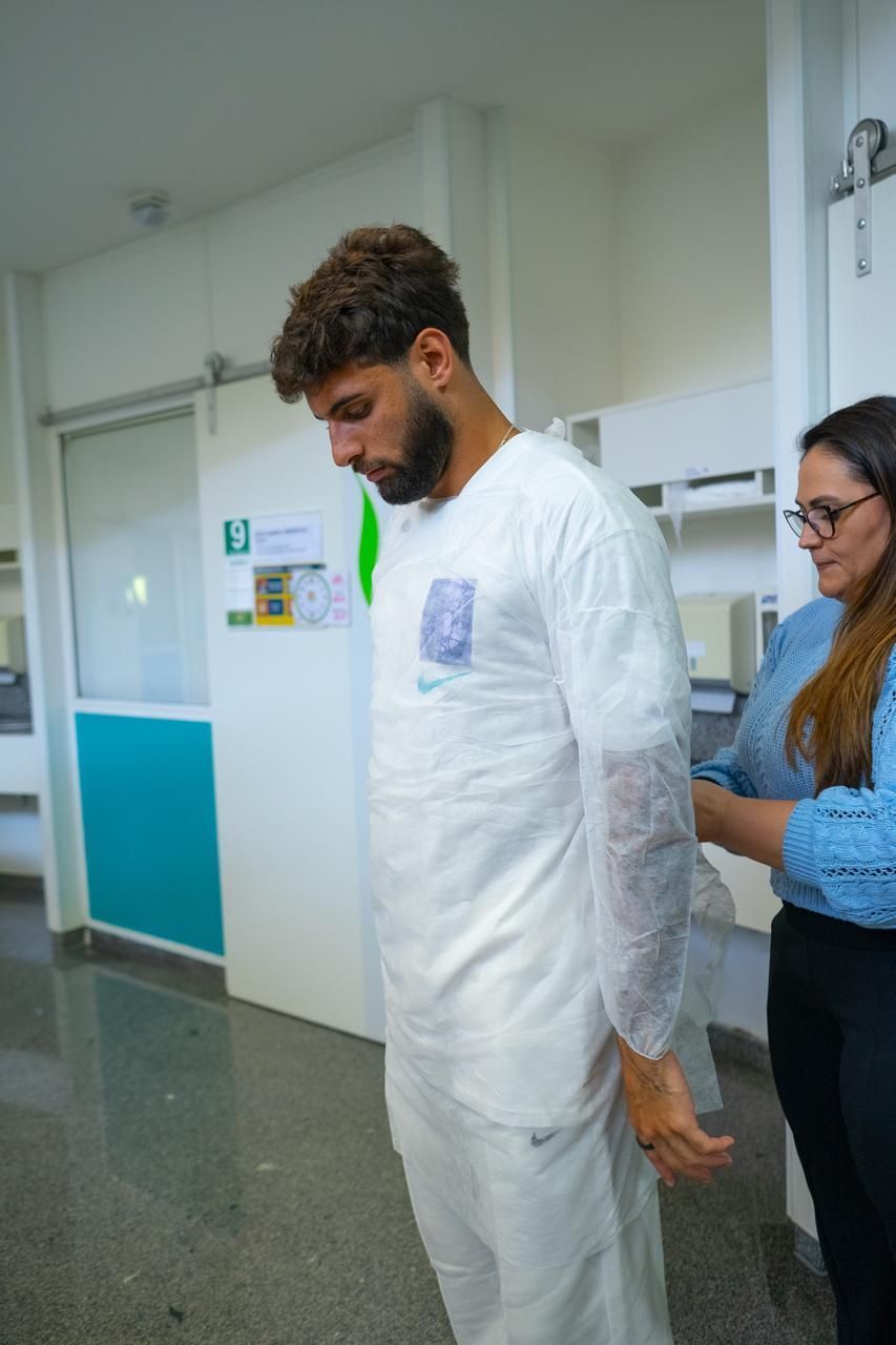Yuri Alberto, do Corinthians, visita crianças em tratamento com câncer