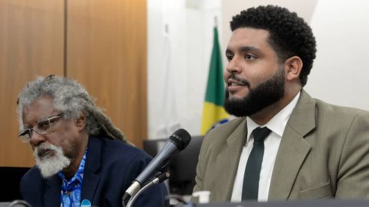 Marcelo Colen (em primeiro plano) é o presidente da Comissão de Promoção da Igualdade Racial da OAB Minas