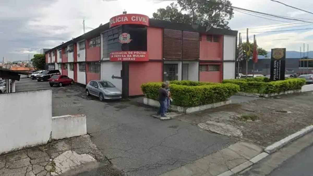 Suspeito de matar mulher a facadas e atear fogo em casa com criança é preso, em SP 