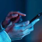 Brasileiros passam mais da metade do dia em frente a telas