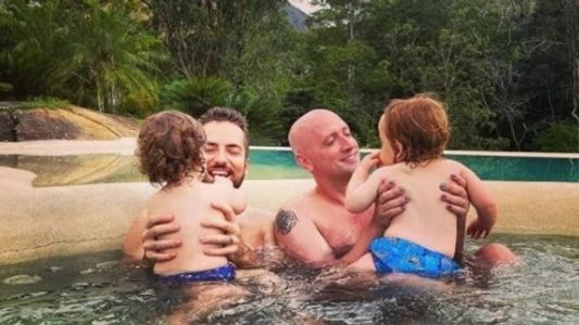 Paulo Gustavo morreu em maio de 2021, aos 42 anos, vítima de complicações da covid-19. Na época, Romeu e Gael tinham um ano de idade