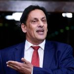 PF apreende celular de Frederick Wassef em restaurante em SP, dizem fontes