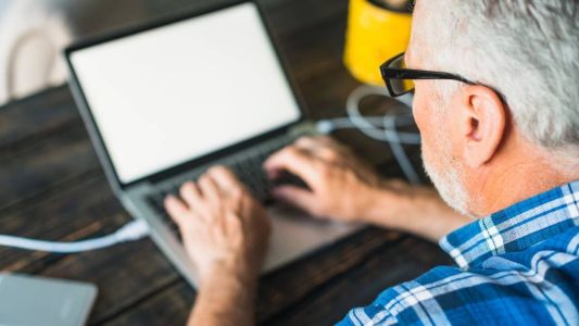 Na plataforma, o aposentado terá até 23/10/2023 para validar seus dados pessoais e incluir os dados dos dependentes previdenciários