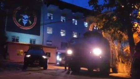 Segundo a polícia, o objetivo da ação é cumprir mais de 100 mandados de prisão