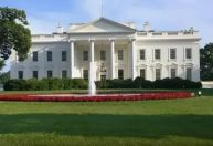 Por que senadores preveem US$ 1 bilhão para segurança na Casa Branca e salão de Trump