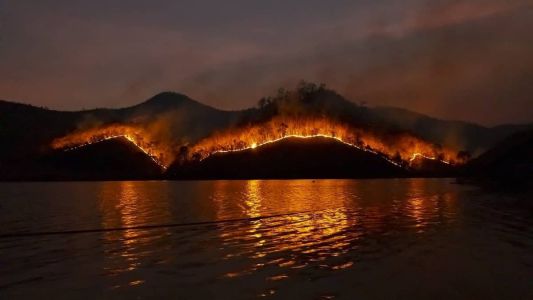 Ocorre um aumento da temperatura terrestre com fortes ondas de calor