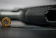 Mulher mata o amante usando arma do marido no Sul de MG