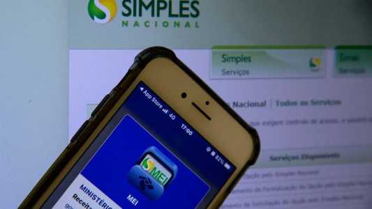 A análise por segmento mostrou que o setor de “Serviços” foi o que mais registrou criação de empresas em abril, seguido  de “Comércio” e “Indústria”