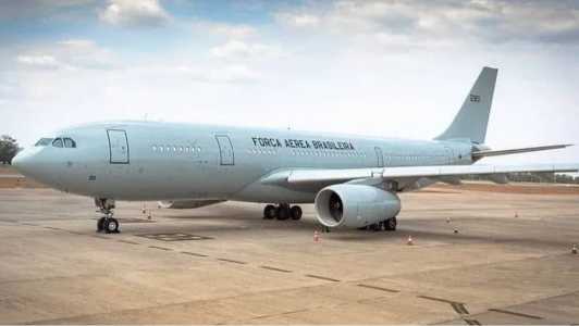 Com a chegada de mais uma aeronave nesta segunda-feira (23), já são 1410 brasileiros resgatados e 53 animais de estimação