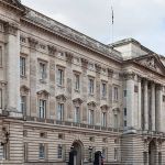 Homem é preso por tentar invadir estábulos do Palácio de Buckingham