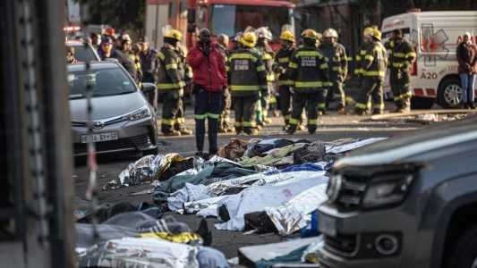 Segundo autoridades, pessoas em situação de rua estavam vivendo no edifício
