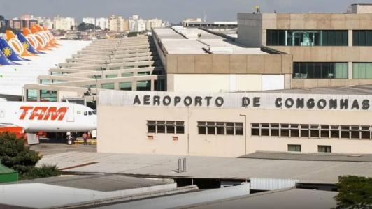 Ao todo, foram pelo menos 23 cancelamentos desde a noite anterior, com o fechamento da operação por cerca de duas horas