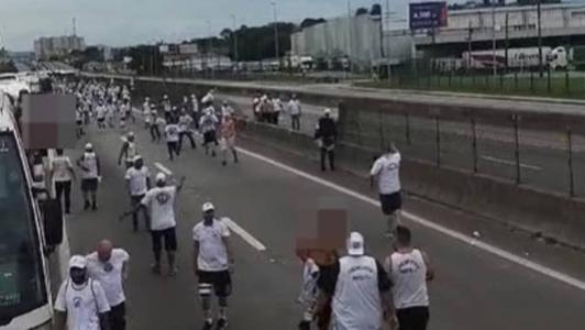 Militares realizavam a escolta de integrantes da torcida do Santos até o Estádio Nilton Santos, quando foram atacados por torcedores do Botafogo na Rodovia Presidente Dutra