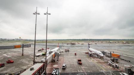O Aeroporto de Hamburgo, no norte da Alemanha, está fechado desde a noite de sábado, 4